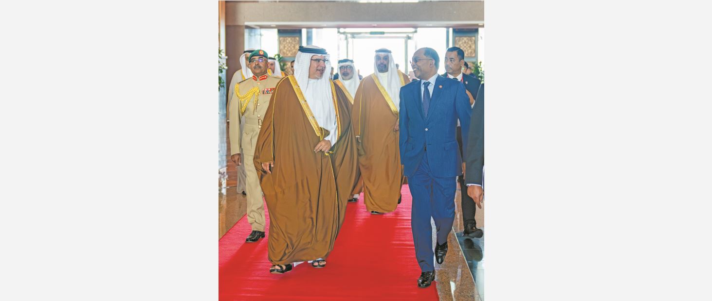<p>His Royal Highness Prince Salman bin Hamad Al Khalifa, Crown Prince and Prime Minister, arrived in Malaysia yesterday to head Bahrain&rsquo;s delegation at Asean-GCC Summit and the Asean-GCC-China Summit in Kuala Lumpur.</p>
<p>Upon arrival, he was received by Yang Berhormat Senator Dato&rsquo; Seri DiRaja Dr Zambry bin Abdul Kadir, Minister of Higher Education in Malaysia.</p>
<p>HRH the Crown Prince and Prime Minister will also pay an official visit to Malaysia.</p>